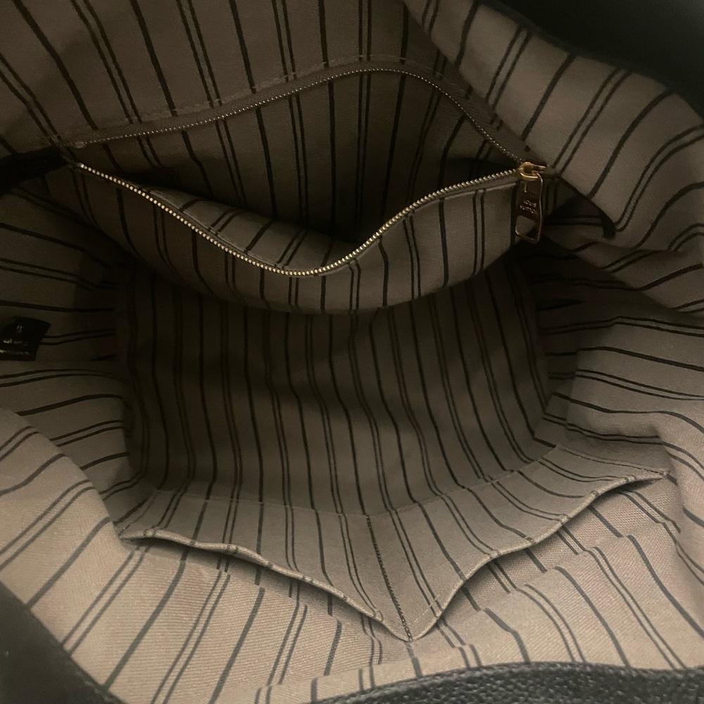 Louis Vuitton Black Monogram bagatelle hobo bag - Picture 4 of 15